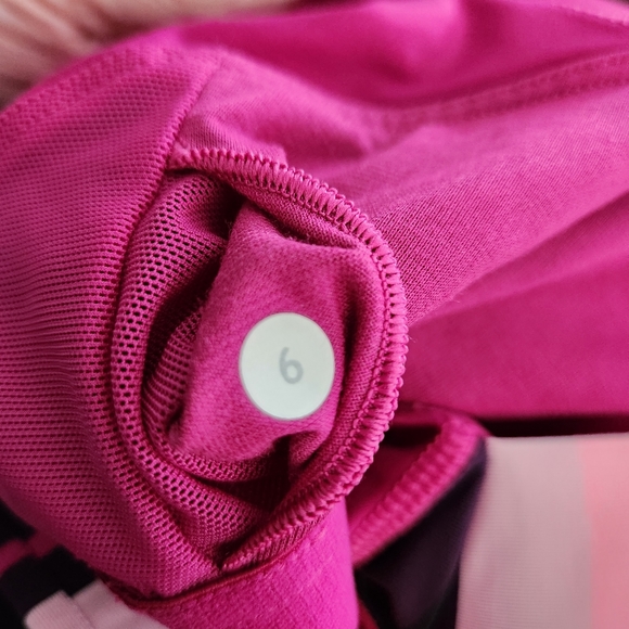 lululemon Cute Fushsia Racerback Tank with built-in bra Size 6 FP171 - Picture 4 of 9